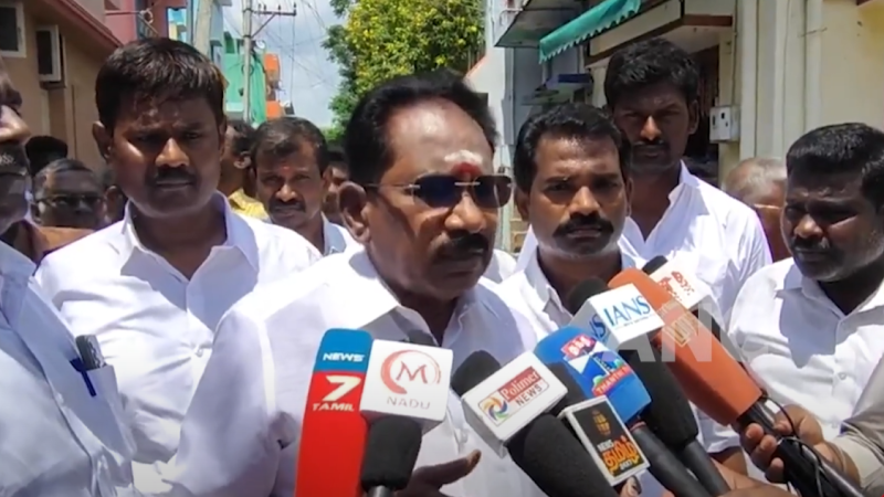 உங்கள் தொகுதி முதலமைச்சர் திட்டம் பயனில்லை – 2026 சட்டமன்ற தேர்தலுக்கு பிறகு திமுக ஆட்சி அழிந்து, அதிமுக ஆட்சி மலரும் என்று அதிமுக முன்னாள் அமைச்சர் செல்லூர் ராஜூ மதுரையில் பேட்டி