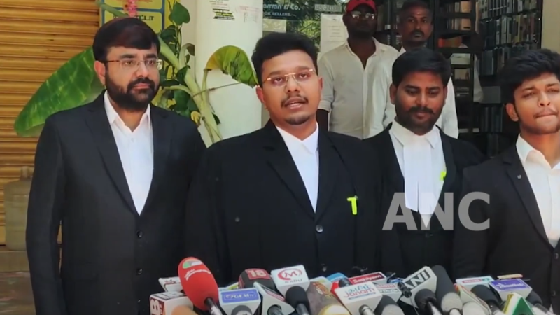 தமிழக வெற்றிக் கழகம் சார்பில் ரோட்ஷோ நடத்த தடை விதித்து, சென்னை உயர்நீதி மன்ற மதுரை அமர்வு உத்தரவு.