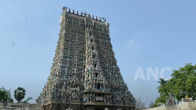 மதுரை மீனாட்சியம்மன் கோவிலுக்கு இ- மெயில் மூலமாக வெடிகுண்டு மிரட்டல் – மூன்று மணி நேரத்திற்கு மேலாக கோவில் வளாக மற்றும் சுற்றுவட்டார பகுதிகளில் மோப்பநாய் உதவியுடன் வெடிகுண்டு தடுப்பு நிபுணர்கள் தீவிர சோதனை