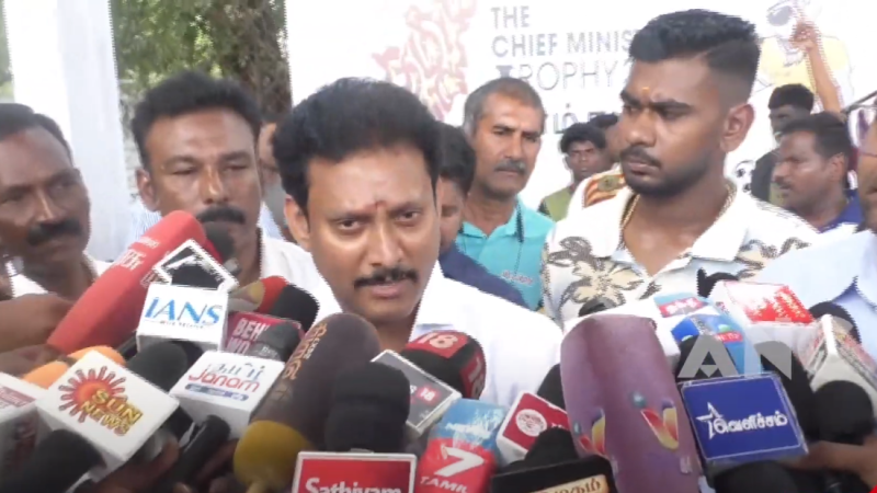 மத்திய அரசு எந்த அரசியலும் பார்க்காமல் கல்விக்கான நிதியை கால தாமதமின்றி வழங்க வேண்டும் – திருச்சியில் அன்பில் மகேஷ் பொய்யாமொழி பேட்டி