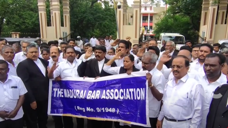 தலைமை நீதிபதி பி.ஆர் கவாய் மீது தாக்குதல் முயற்சிக்கு கண்டனம் தெரிவித்து, மதுரை வழக்கறிஞர்கள் சங்கத்தினர் ஆர்ப்பாட்டம்
