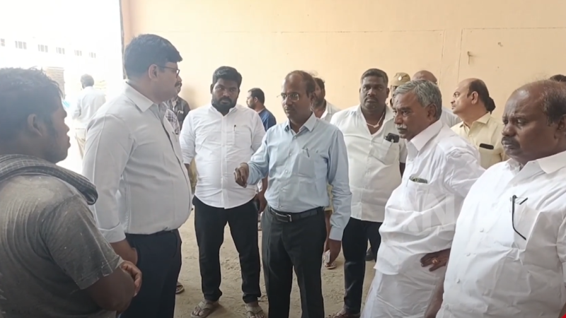 தமிழ்நாடு நுகர்பொருள் வாணிப கழக நிர்வாக இயக்குநர் அண்ணாதுரை திருவாரூர் மாவட்டத்தில் நெல் கொள்முதல் நிலையங்களில் ஆய்வு … நெல்கொள்முதல் நிலையங்களில் ஆயிரம் மூட்டைகள் கொள்முதல் செய்ய தமிழ்நாடுஅரசு ஒப்புதல் அளித்துள்ளது என திருவாரூரில் நுகர்பொருள் வாணிப கழக நிர்வாக இயக்குநர் பேட்டி…