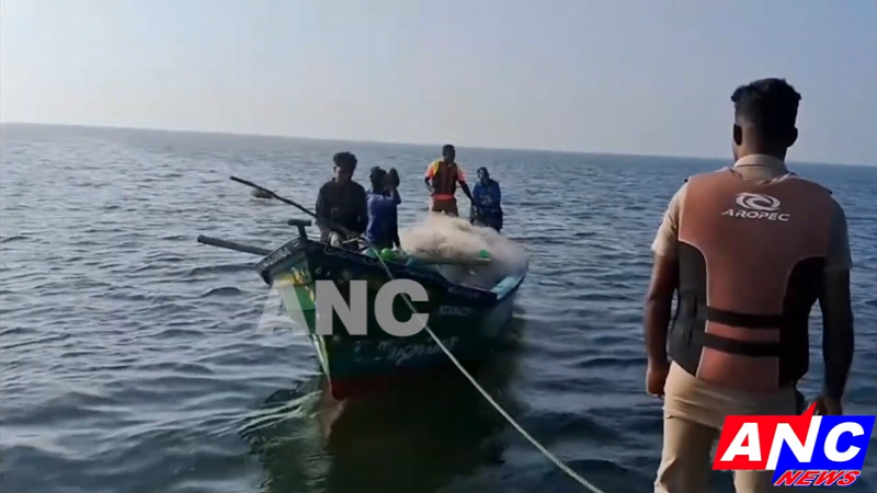 கடலோர காவல் படையினரால் ஒவ்வொரு வருடமும் நடத்தப்படும் சாகர் கவாச் பாதுகாப்பு பயிற்சி ஒத்திகை நிகழ்ச்சி… தேசிய கடலோர பாதுகாப்பு காவல் படையினரால் ஒவ்வொரு ஆண்டும் கடலோரங்களில் இந்திய எல்லைக்கு உட்பட்ட பகுதிகளில் தீவிரவாதிகள் நுழைவு மற்றும் கடத்தல் காரர்களின் கண்காணிப்பு உள்ளிட்ட பயிற்சிகளை சாகர் கவாச் என்னும் பெயரில் ஒத்திகைகள் நடைபெறுவது வழக்கம்.