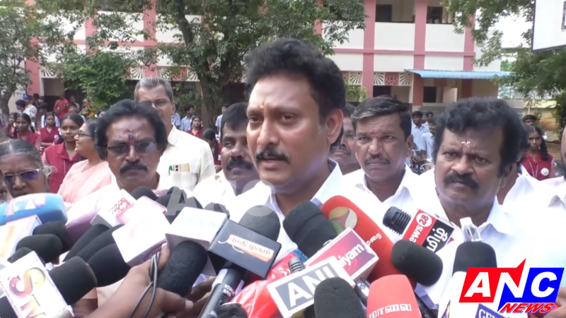 பன்னிரண்டாம் வகுப்பு மாணவி கொலை செய்யப்பட்ட சம்பவம் கண்டனத்துக்குரியது ; போதை வஸ்துக்கள் விற்பனை தமிழக முதல்வர் இரும்பு கரம் கொண்டு தடுத்து வருகிறார்- திருச்சியில் பள்ளிக்கல்வித்துறை அமைச்சர் அன்பில் மகேஷ் பொய்யாமொழி பேட்டி.