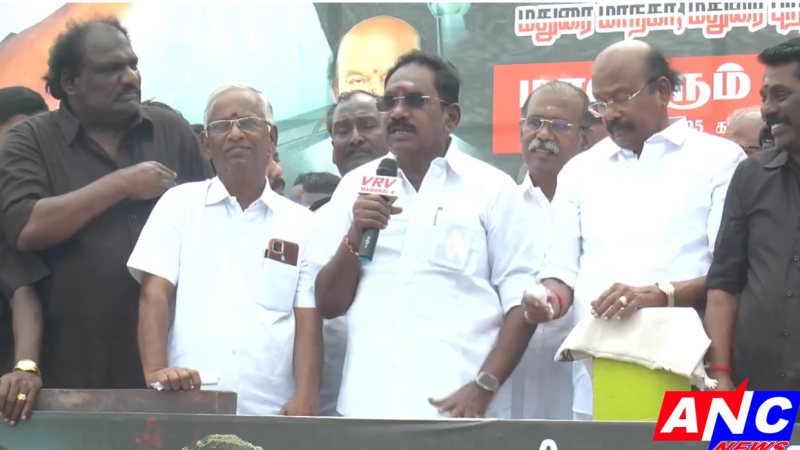 மதுரை மாநகராட்சியில் 200 கோடி ரூபாய் சொத்துவரி முறைகேட்டில் உரிய விசாரணை நடத்தவில்லை என்று கூறியும் மாநகராட்சி பகுதிகளில் குடிநீர், சாலை உள்ளிட்ட அடிப்படை வசதிகளை செய்து தரவில்லை என்றும் திமுக அரசை கண்டித்து அதிமுக முன்னாள் அமைச்சர் செல்லூர் ராஜு தலைமையில் மதுரை பழங்காநத்தம் ரவுண்டானாவில் கண்டன ஆர்பாட்டம் நடைபெற்றது. இந்த கண்டன ஆர்பாட்டத்தில் முன்னாள் அமைச்சர் செல்லூர் ராஜு, திருப்பரங்குன்றம் சட்டமன்ற உறுப்பினர் ராஜன் செல்லப்பா, அதிமுக மாமன்ற உறுப்பினர்கள் மற்றும் நிர்வாகிகள் உட்பட 500 க்கும் மேற்பட்டோர் பங்கேற்று திமுக அரசுக்கு எதிராக கண்டன கோஷங்களை எழுப்பினர்.