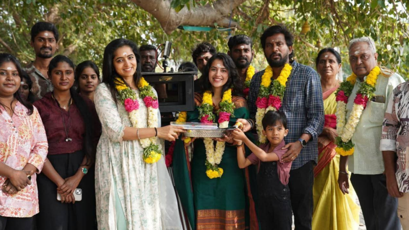 பெண் கதாபாத்திரங்களை மையப்படுத்தி இதற்கு முன்பு வெளியான புதுமையான மற்றும் தரமான படங்கள் எல்லைகள், மொழிகள் தாண்டி ரசிகர்களை கவர்ந்திருக்கிறது. அனுஷ்கா ஷெட்டியின் ‘அருந்ததி’, கல்யாணி பிரியதர்ஷனின் ’லோகா: சாப்டர்1’ போன்ற படங்கள் இந்திய சினிமாவில் முத்திரை பதித்தவை. அந்த வரிசையில் தமிழ் சினிமாவில் ரசிகர்களுக்கு வித்தியாசமான அனுபவமாக உருவாகிறது ’வெள்ளகுதிர’ படப்புகழ் இயக்குநர் சரண்ராஜ் செந்தில்குமாரின் ’மண்டவெட்டி’ திரைப்படம்.