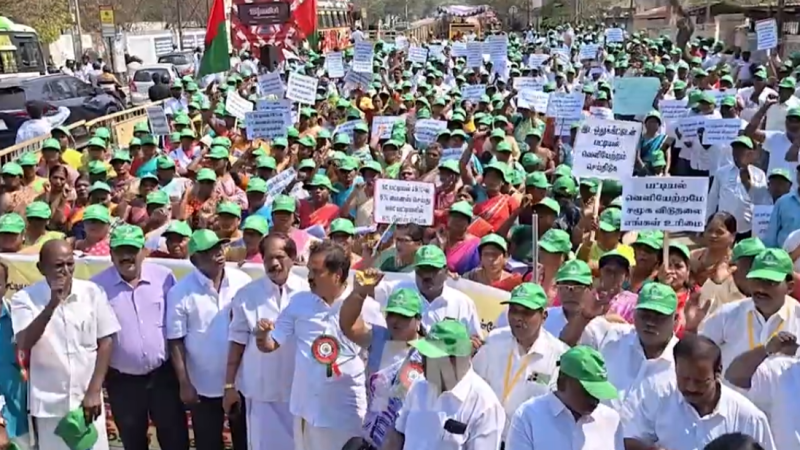 கோவை பந்தயசாலையில் உள்ள தெற்கு வட்டாட்சியர் அலுவலகம் முன்பாக தேவேந்திர இலக்கிய மன்றம் சார்பாக எஸ்இ பட்டியல் வெளியேற்ற கோரிக்கை தொடர்பாக நடைபெற்ற கண்டன ஆர்ப்பாட்டம்..