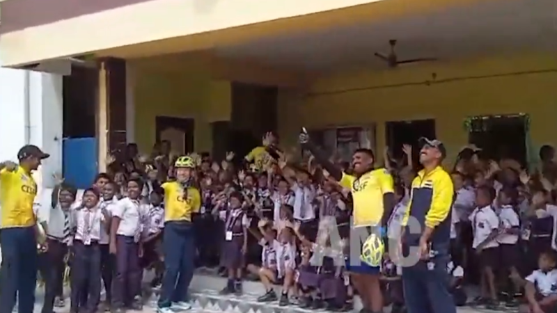 புதுக்கோட்டை மாவட்டம் கிழக்கு கடற்கரைச் சாலை பகுதியில் மத்திய தொழில்துறை பாதுகாப்பு படையினர் தீவிரவாதல் ஊடுருவல் குறித்து விழிப்புணர்வு சைக்கிள் பேரணி.