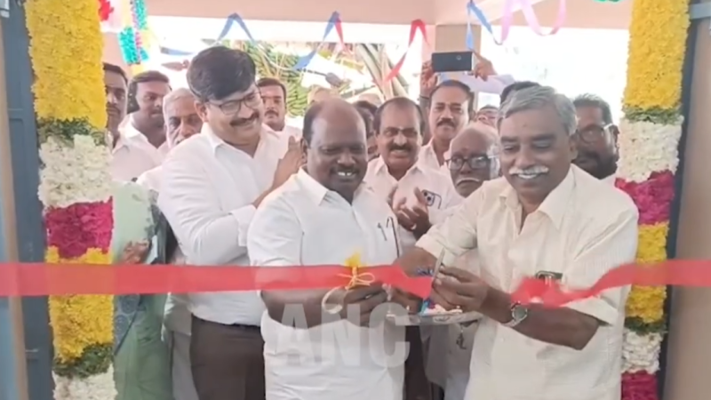 திருவாரூர் அருகே 36 லட்சம் மதிப்பீட்டில் புதியதாக கட்டப்பட்ட சமுதாய கட்டடித்தினை மாவட்ட ஆட்சியர், நாடாளுமன்ற உறுப்பினர், சட்டமன்றஉறுப்பினர் ஆகியோர் திறந்துவைத்து கிராமமக்கள் பயன்பாட்டிற்கு வழங்கினர் …