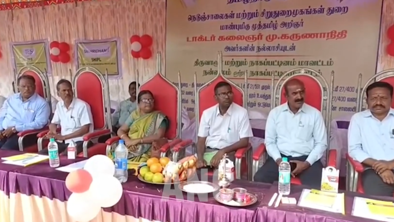 ரூபாய் 157.96 கோடி மதிப்பீட்டில் திருவாரூரிலிருந்து – மயிலாடுதுறை புறவழிசாலை தமிழ்நாடு முதலமைச்சர் காணொளி காட்சி மூலம் திறந்துவைத்ததை தொடர்ந்து திருவாரூர் மாவட்ட வருவாய் அலுவலர் குத்துவிளக்கேற்றி வைத்து வாகன ஓட்டிகள் பயன்பாட்டிற்கு துவக்கிவைத்தார் …