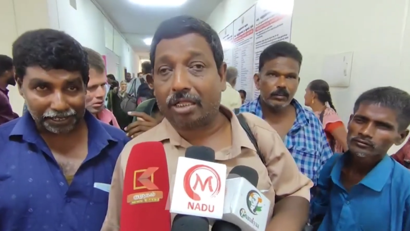 மாற்றுத்திறனாளிகளுக்கான செல்போன் வழங்கவில்லை என கூறி மதுரை மாவட்ட மாற்றுத்திறனாளிகள் அலுவலரை 5 மணி நேரமாக முற்றுகையிட்டு போராட்டத்தில் ஈடுபட்ட மாற்றுத்திறனாளிகள்