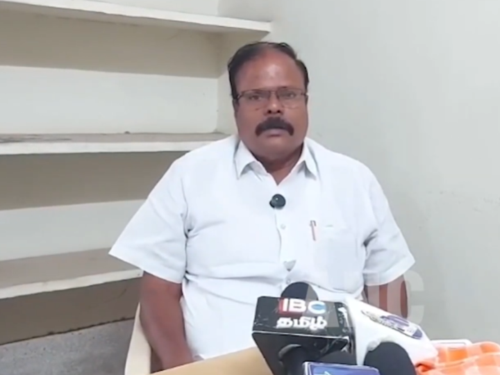 காங்கிரஸ் கட்சியுடன் வரும் தேர்தலில் கூட்டணி வேண்டாம் காங்கிரஸ் கட்சியினர் வெற்றி பெற்ற பிறகு மற்றவர்களை மதிப்பதில்லை என காங்கிரஸ் கட்சியின் புதுக்கோட்டை மாவட்ட துணை தலைவர் காமராஜ் செய்தியாளர்களிடம் பரபரப்பான தகவல்களை வெளியிட்டார்