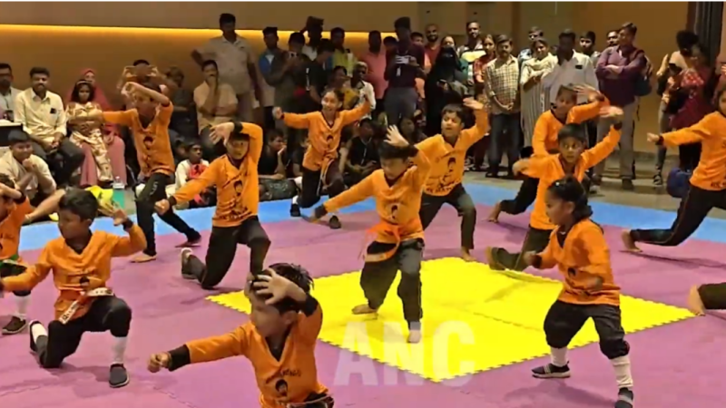 கோவையில் நடைபெற்ற தென்னிந்திய அளவிலான குங்பூ போட்டி கேரளா,தமிழ்நாடு,கர்நாடகா,ஆந்திரா உள்ளிட்ட மாநிலங்களில் இருந்து ஆயிரத்திற்கும் மேற்பட்டோர் ஆர்வமுடன் பங்கேற்பு