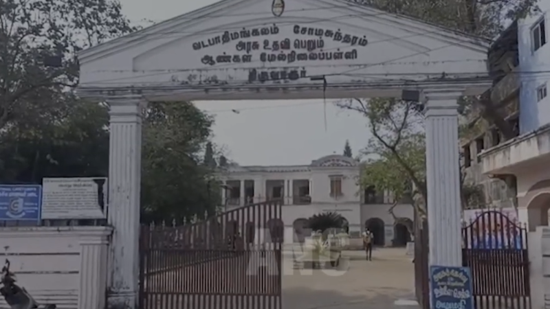 12 ம் வகுப்பு பொதுத்தேர்வு தொடங்கியது … திருவாரூர் மாவட்டத்தில் 13 ஆயிரத்து 46 மாணவ, மாணவிகள் எழுதுகின்றனர் … தேர்வு நடைபெறுவதை திருவாரூர் மாவட்ட ஆட்சியர் பார்வையிட்டு பள்ளிக்கல்வித்துறையினரிடம் தேர்வு பணிகளை கேட்டறிந்தார்…