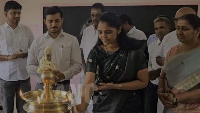 கோவை மாவட்டம் பெரியநாயக்கன்பாளையம் ஒன்றியம், சோமையம்பாளையம் ஊராட்சி ஒன்றிய நடுநிலைப் பள்ளியின் முப்பெரும் விழா நடைபெற்றது.