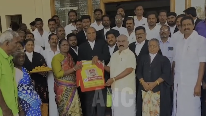 தமிழ்நாடு முதலமைச்சர் மு க ஸ்டாலின் அவர்களின் 73 ஆவதுபிறந்தநாள் விழாவை முன்னிட்டு விழுப்புரம் வடக்கு மாவட்டம் செஞ்சி ஒருங்கிணைந்த நீதிமன்ற வளாகத்தில் வழக்கறிஞர் அணி சார்பில்அன்னை தெரேசா ஆதரவற்ற முதியோர் இல்லத்தில் வசிக்கும் மக்களுக்கு நலத்திட்ட உதவிகள் மற்றும் இளம் வழக்கறிஞர்களுக்கு பயிற்சி சட்டப் புத்தகம் வழங்கும் நிகழ்ச்சி மற்றும் பொதுமக்களுக்கு இனிப்பு வழங்கும் நிகழ்ச்சி நடைபெற்றது.