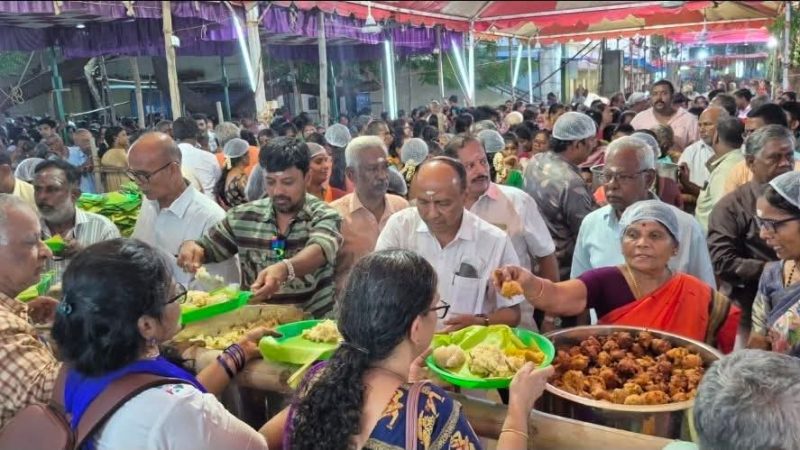 மதுரை சேதுபதி மேல் நிலைப்பள்ளியில் அருள்மிகு மீனாட்சி அம்மன் திருக்கல்யாண மாப்பிள்ளை விருந்து தொடங்கியது.