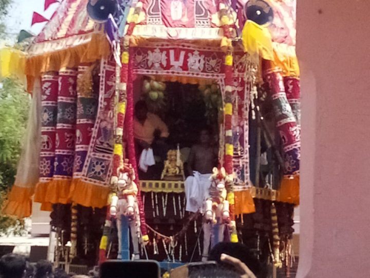 மும்மூர்த்திகள் ஸ்தலம் என்று போற்றப்படும் அருள்மிகு உத்தமர் கோவில் …
