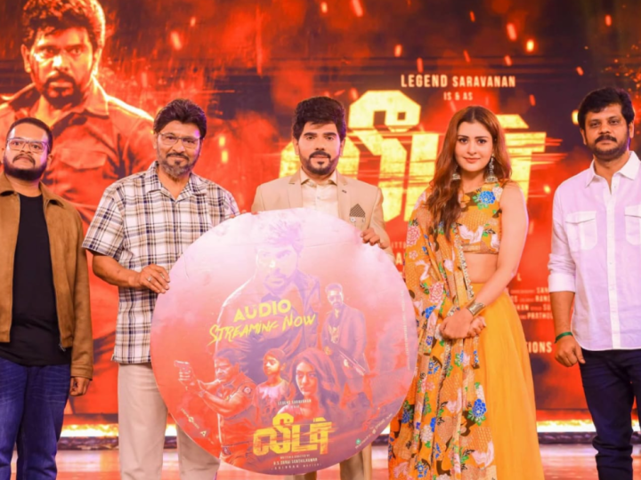 லெஜெண்ட் சரவணன் முதன்மை வேடத்தில் நடிக்க, ஆர்.எஸ். துரை செந்தில்குமார் இயக்கத்தில் உருவாகியுள்ள ‘லீடர்’ திரைப்படம் வரும் ஏப்ரல் 3ம் தேதி உலகமெங்கும் திரையரங்குகளில் வெளியாகிறது. இப்படத்தின் இசை மற்றும் ஆக்ஷ‌ன் டீசர் வெளியீடு திரைப் பிரபலங்கள் முன்னிலையில் படக்குழுவினர் மற்றும் ரசிகர்கள் பங்கேற்க சென்னையில் பிரம்மாண்டமாக‌ நடைபெற்றது.