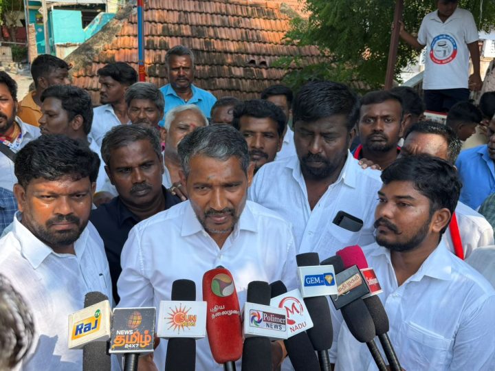 தமிழ்நாட்டில் அதிமுக எம்எல்ஏக்கள் தொடர்ந்து ராஜினாமா செய்து வரும் நிலையில்- தமிழ்நாட்டில் எந்த பேரமும் நடைபெறவில்லை என அமைச்சர் வன்னியரசு பேட்டி: